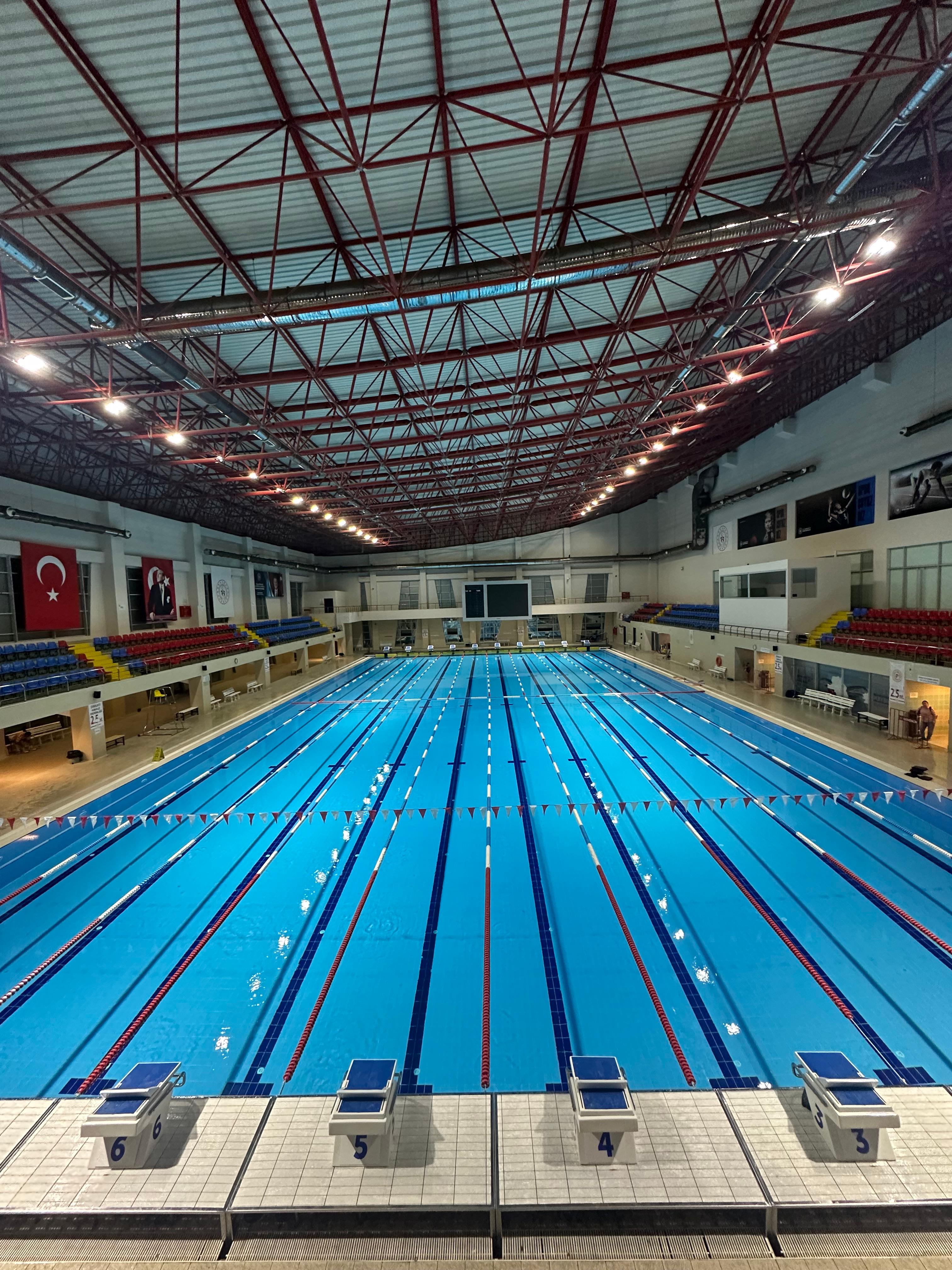 Yarı Olimpik Havuz